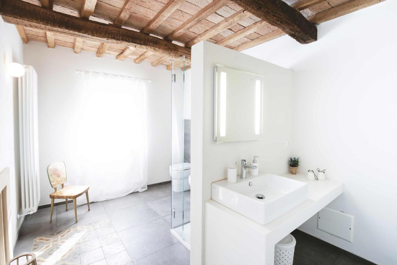 Bed and Breakfast Dimora Della Rocca Костильоле-д'Астри Экстерьер фото